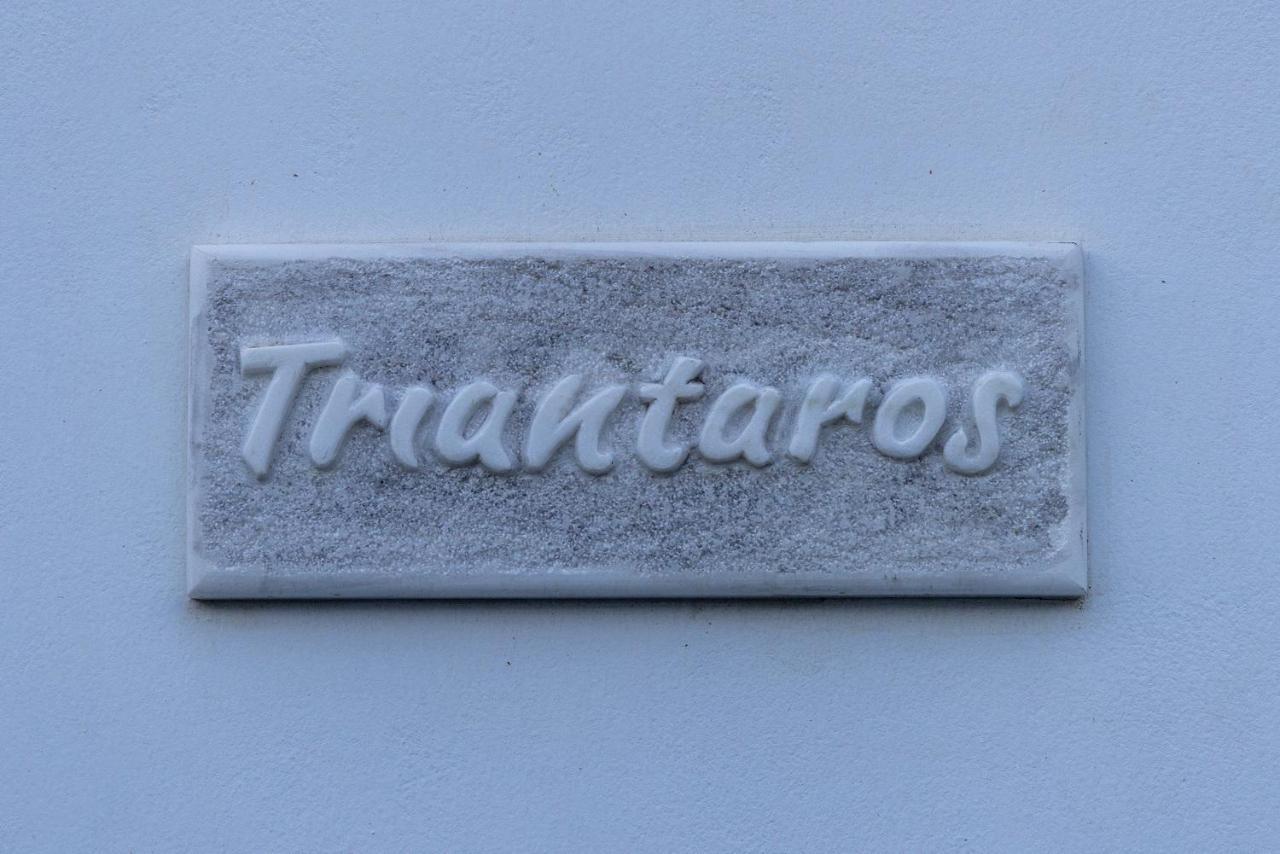 White Holidays Project Tinos Bilik gambar